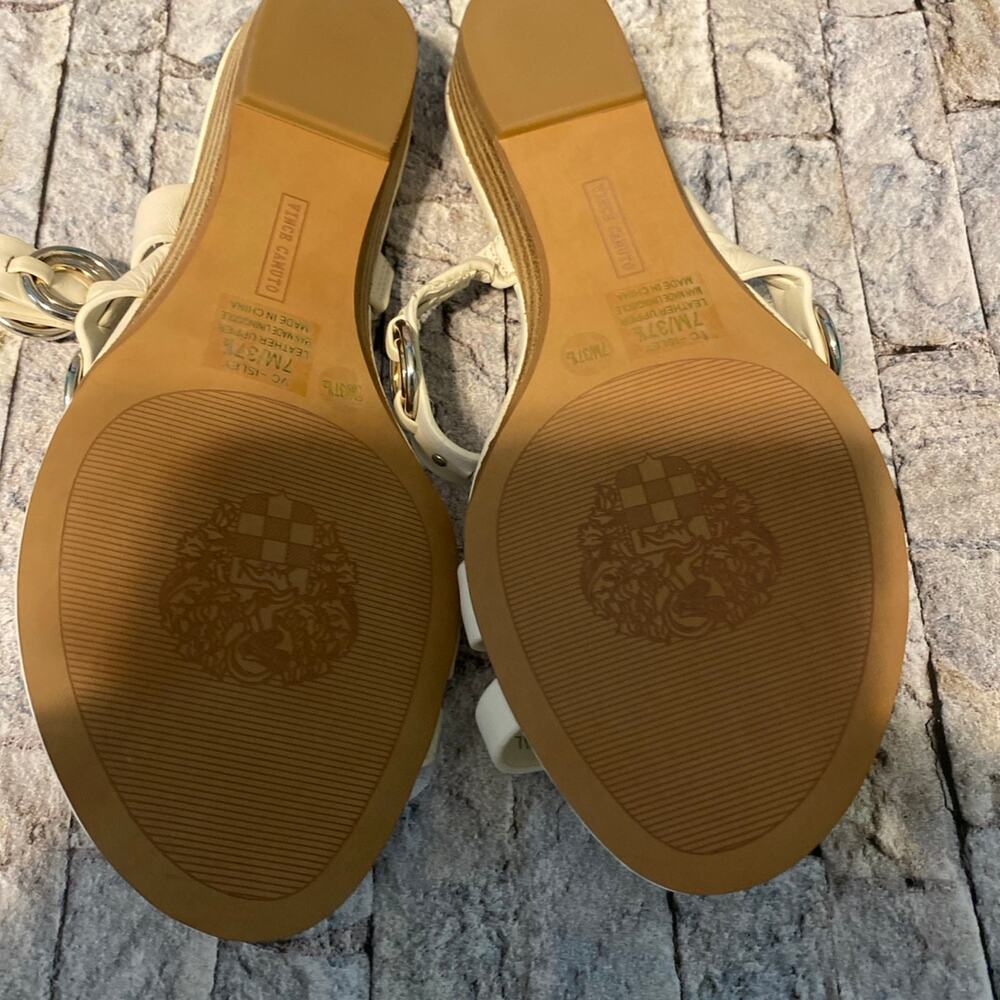 Sz 7- Vince Camuto white sandals - Picture 11 of 12